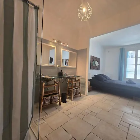 بيت للعطل Cocon Des Arenes Centre 18 Couchages نيم