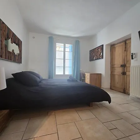 Cocon Des Arenes Centre 18 Couchages *
